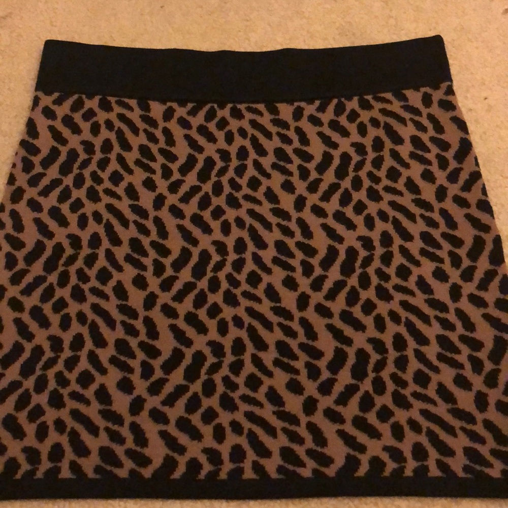 Stretchy miniskirt.